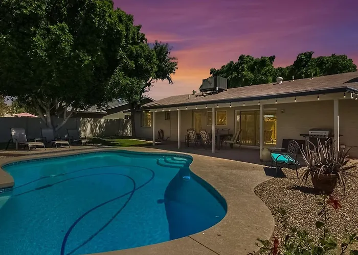 Remodel W Sparkling Pool And Game Hébergement de vacances *